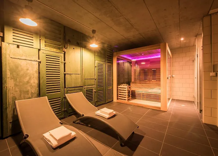 Independance First Apartment *